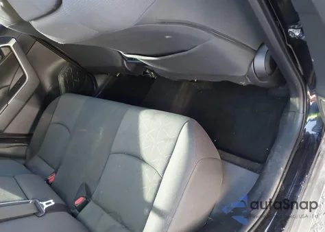 2019 Toyota Rav4 Xle z USA, uszkodzony, nr VIN JTMP1RFV5KD007055